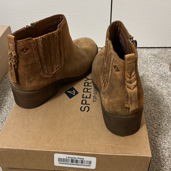 Sperry ankle boots. Lightly worn. 6.5 - Picture 2 of 4